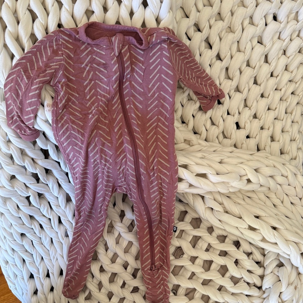 Kyte BABY Mauve zippered Footie